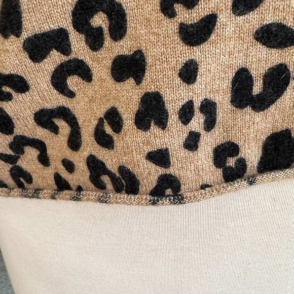 100% Cashmere J. Crew Cheetah  Print Short Sleeve Top - Picture 3 of 7